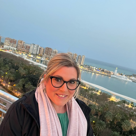 Meet your Posher, Marianne - Picture 1 of 1